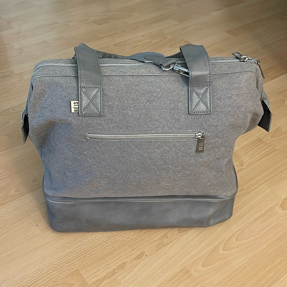 BEIS Weekender Bag in Grey